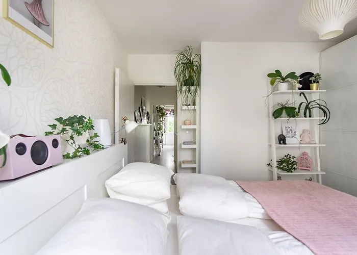 Апартаменты Bright City-centre With View And Parking - Haaris