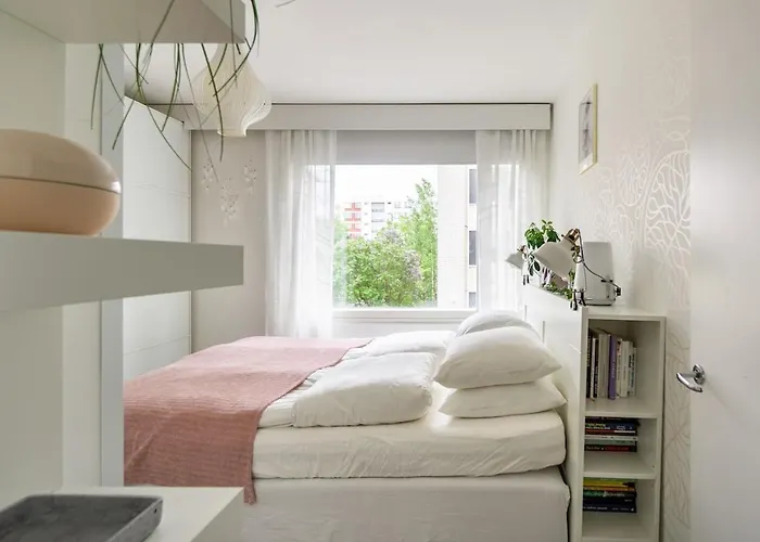 Bright City-centre With View And Parking - Haaris