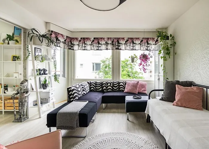 Апартаменты Bright City-centre With View And Parking - Haaris