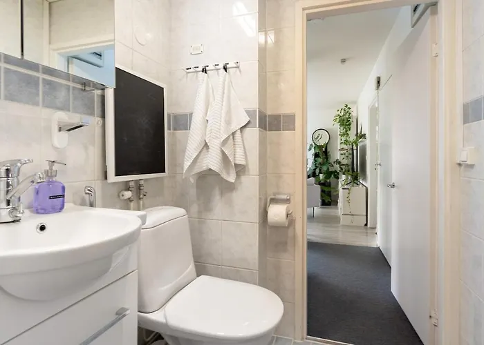 Bright City-centre With View And Parking - Haaris