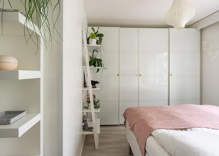 Bright City-centre With View And Parking - Haaris